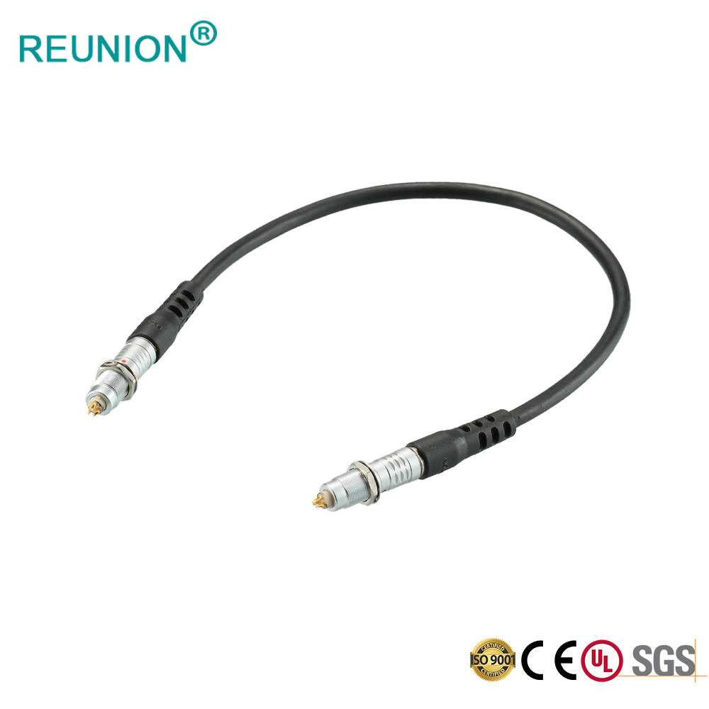 Quick locking push pull welding cable connector with multi-pole